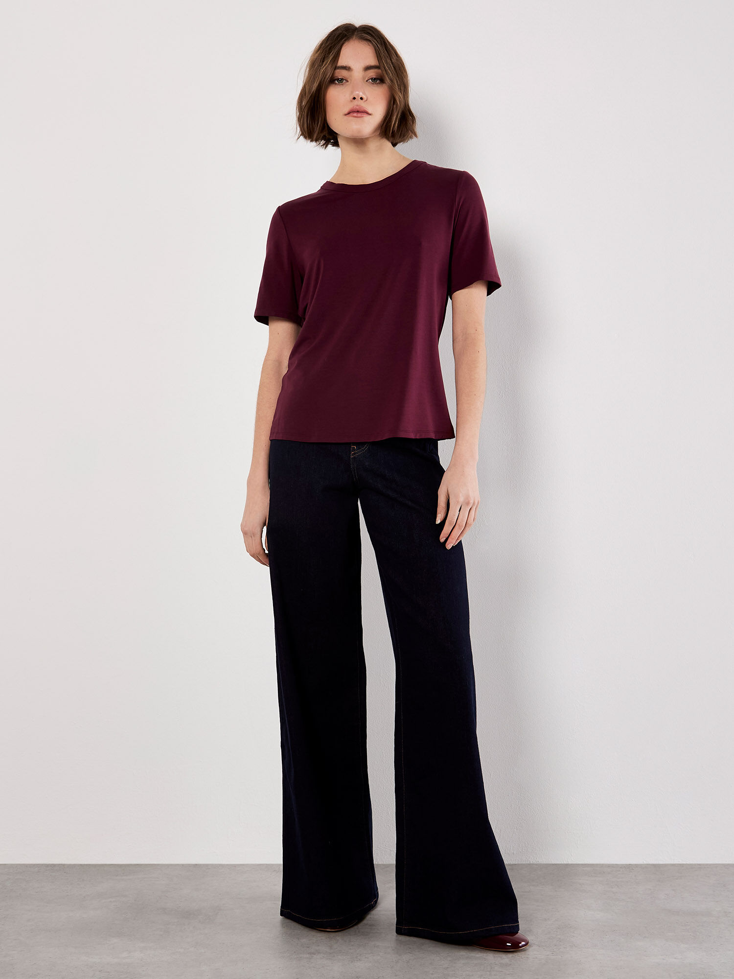 apricotページ Slim Fit Classic T-Shirt | Apricot Clothing