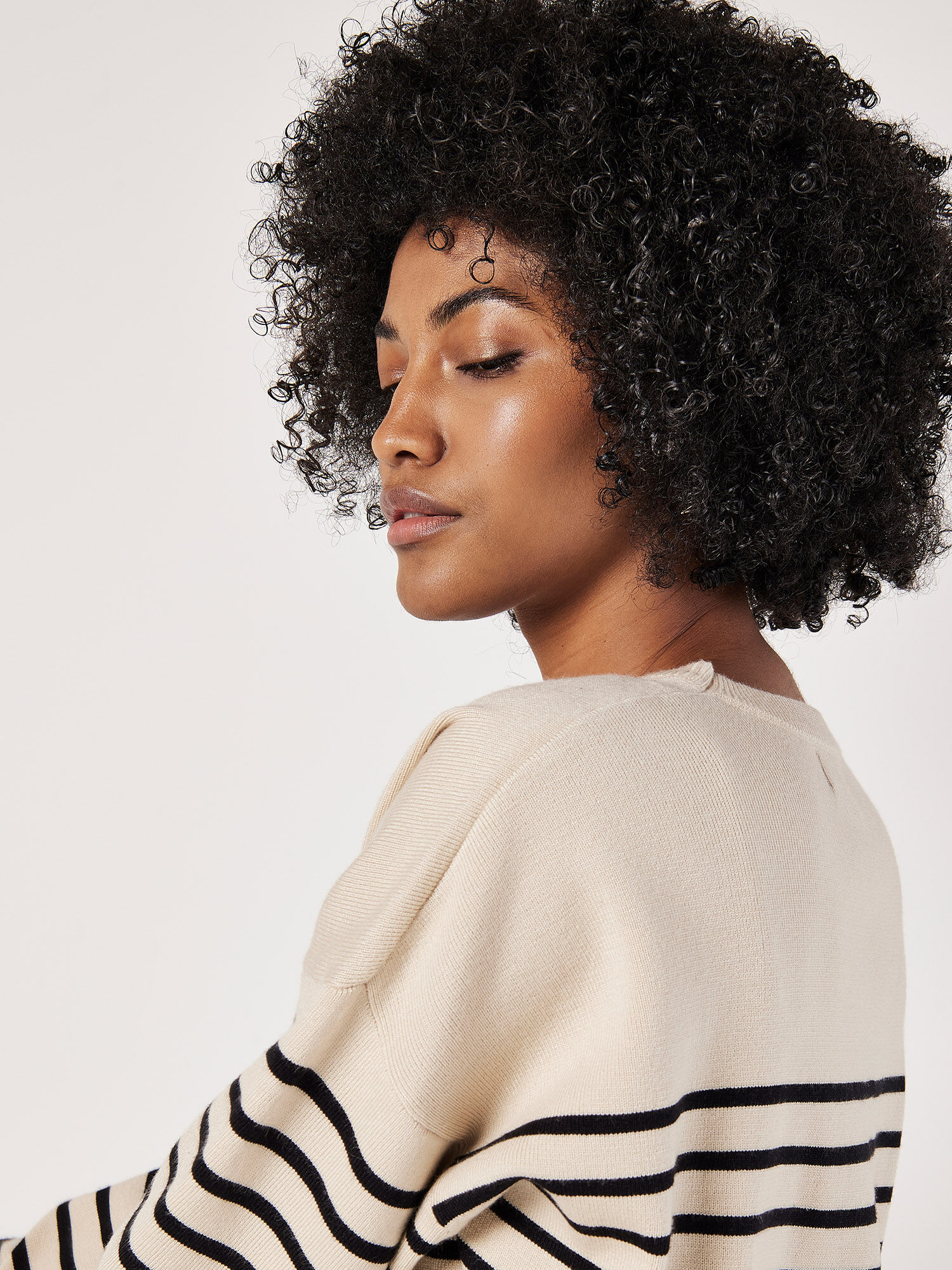 Langer Pullover Mit Streifenrippenmuster Apricot Kleidung