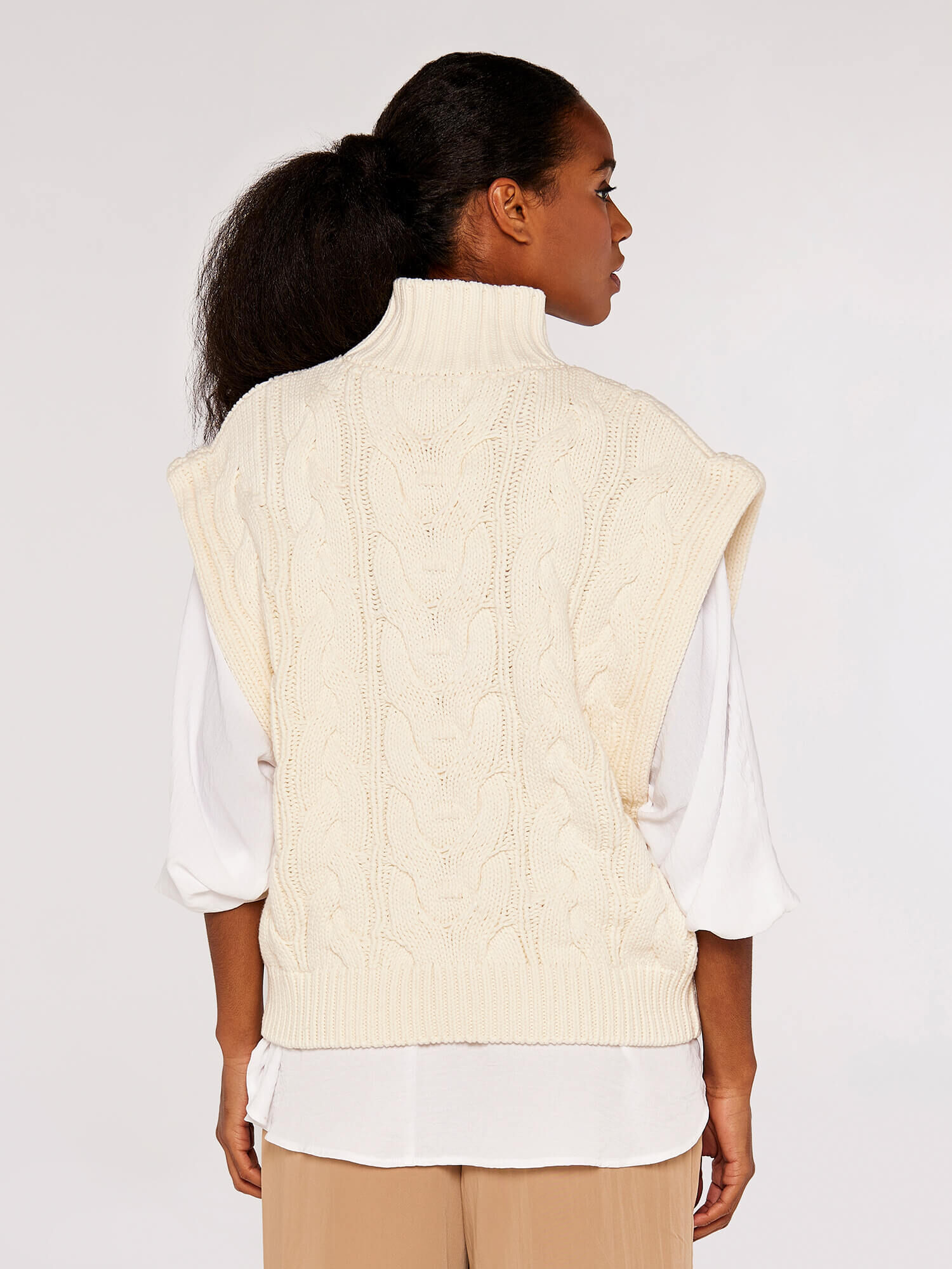 Chunky Cable Knit Vest | Apricot Clothing