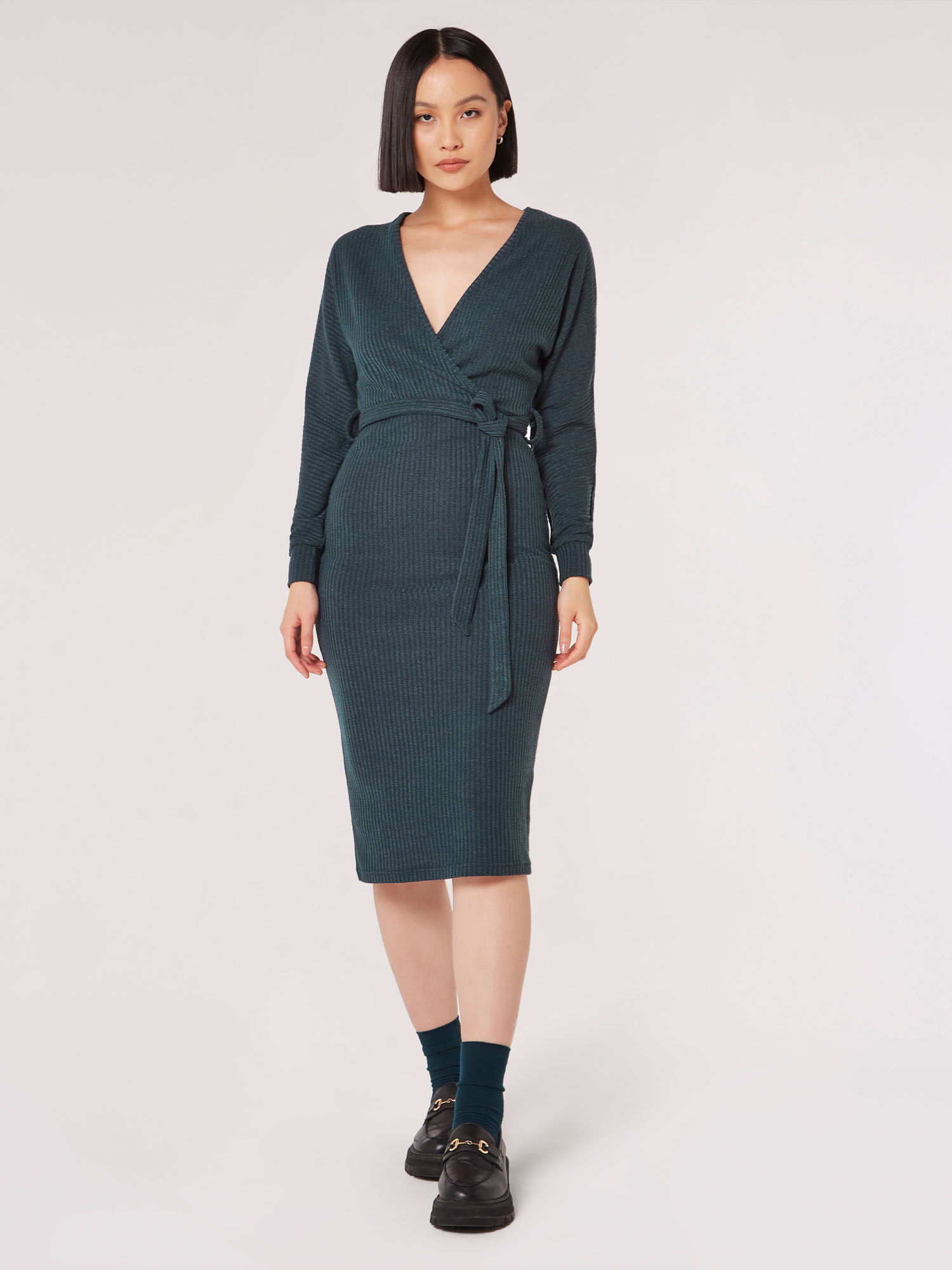 Robe midi portefeuille new arrivals