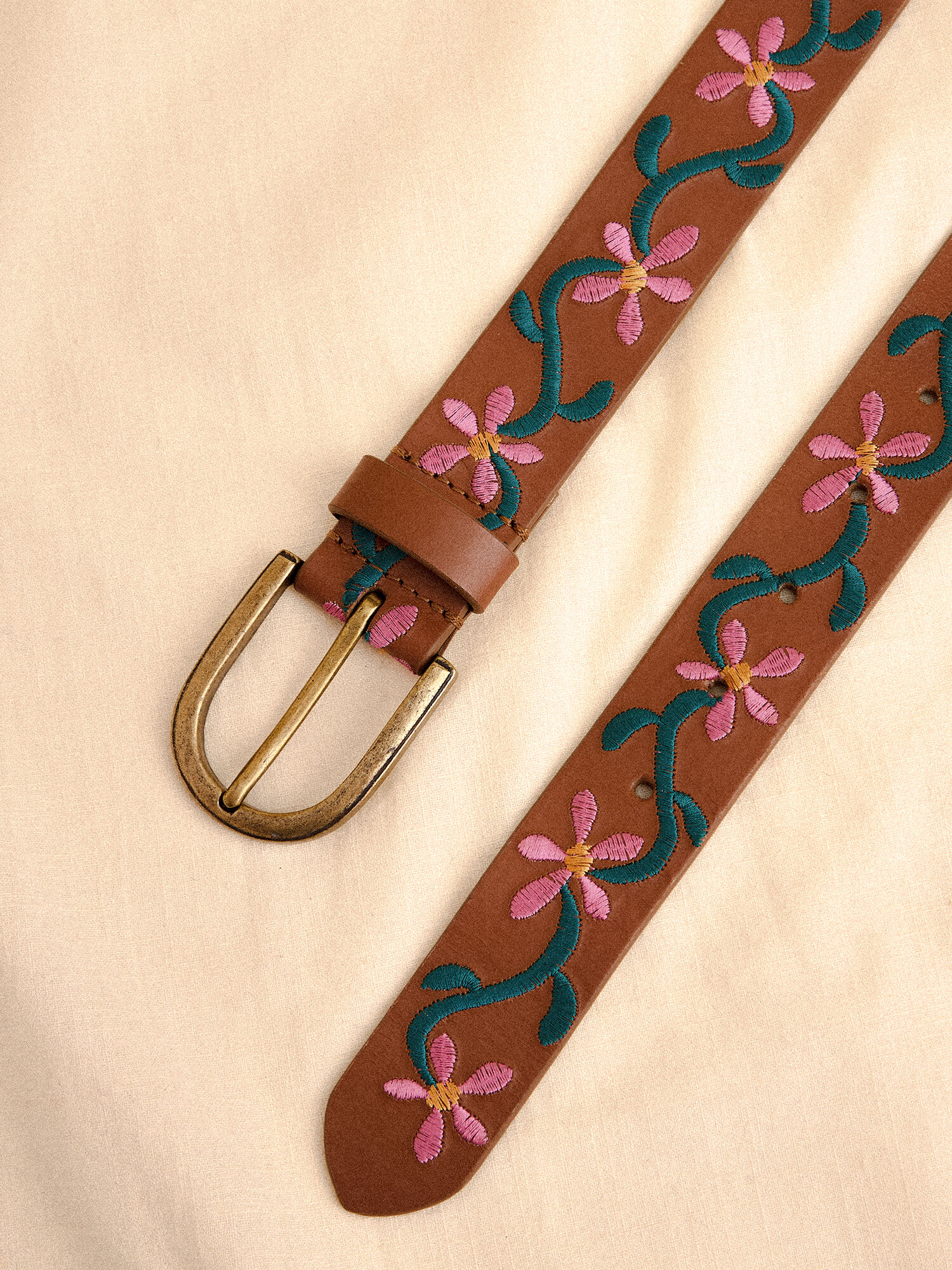 Ceinture En Cuir Brodee De Fleurs Vetements Apricot