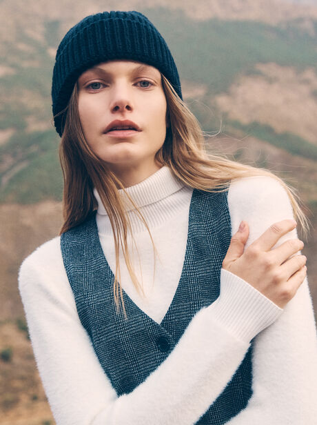 Classic Ribbed Knit Beanie Hat