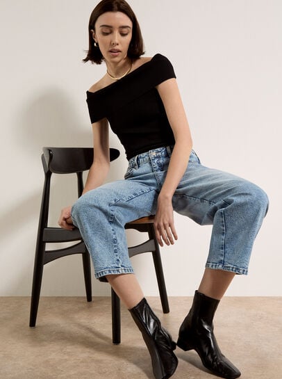 Mei Light-Wash Barrel Jeans