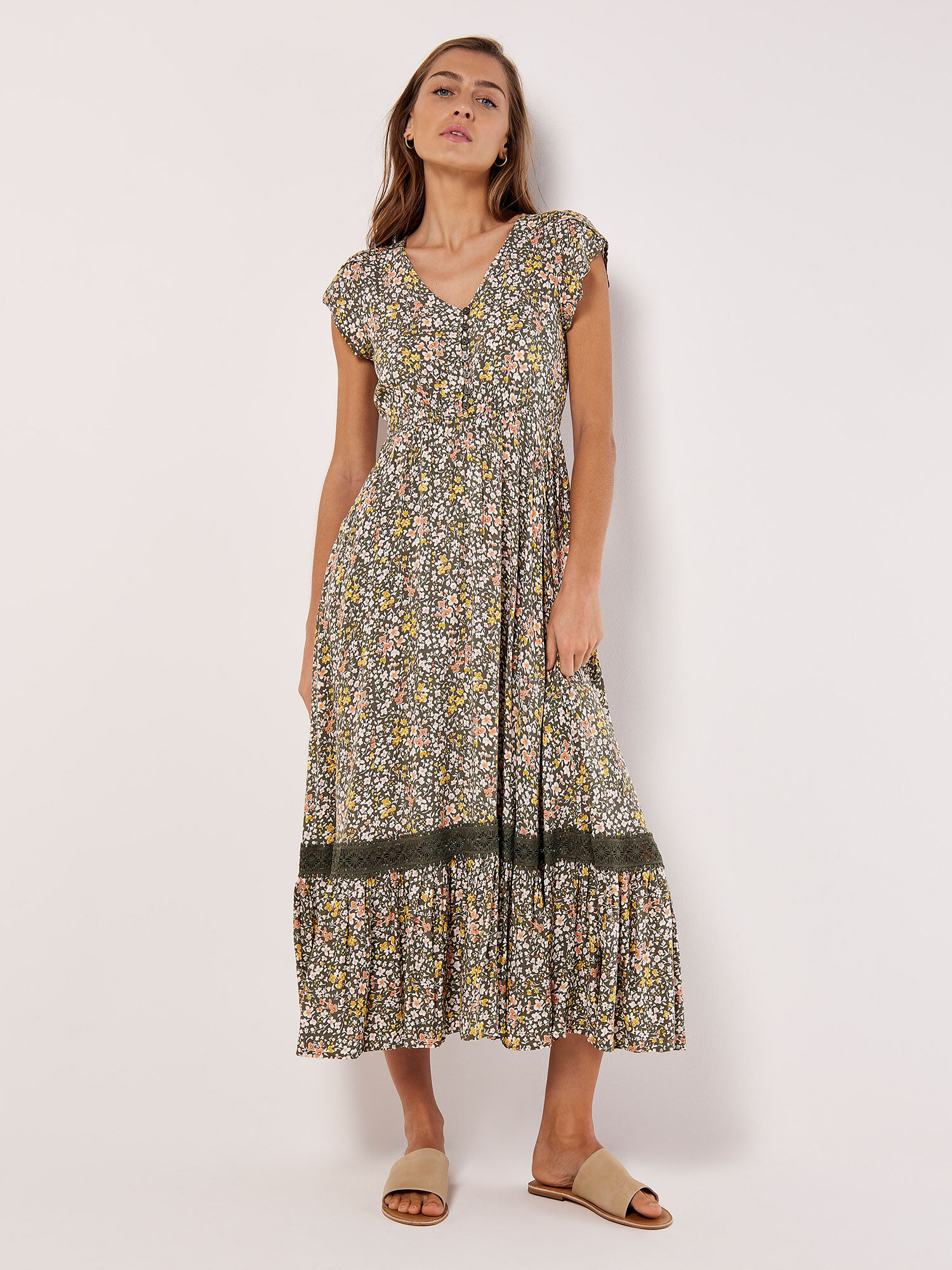 Robe Longue A Petites Fleurs Vetements Apricot