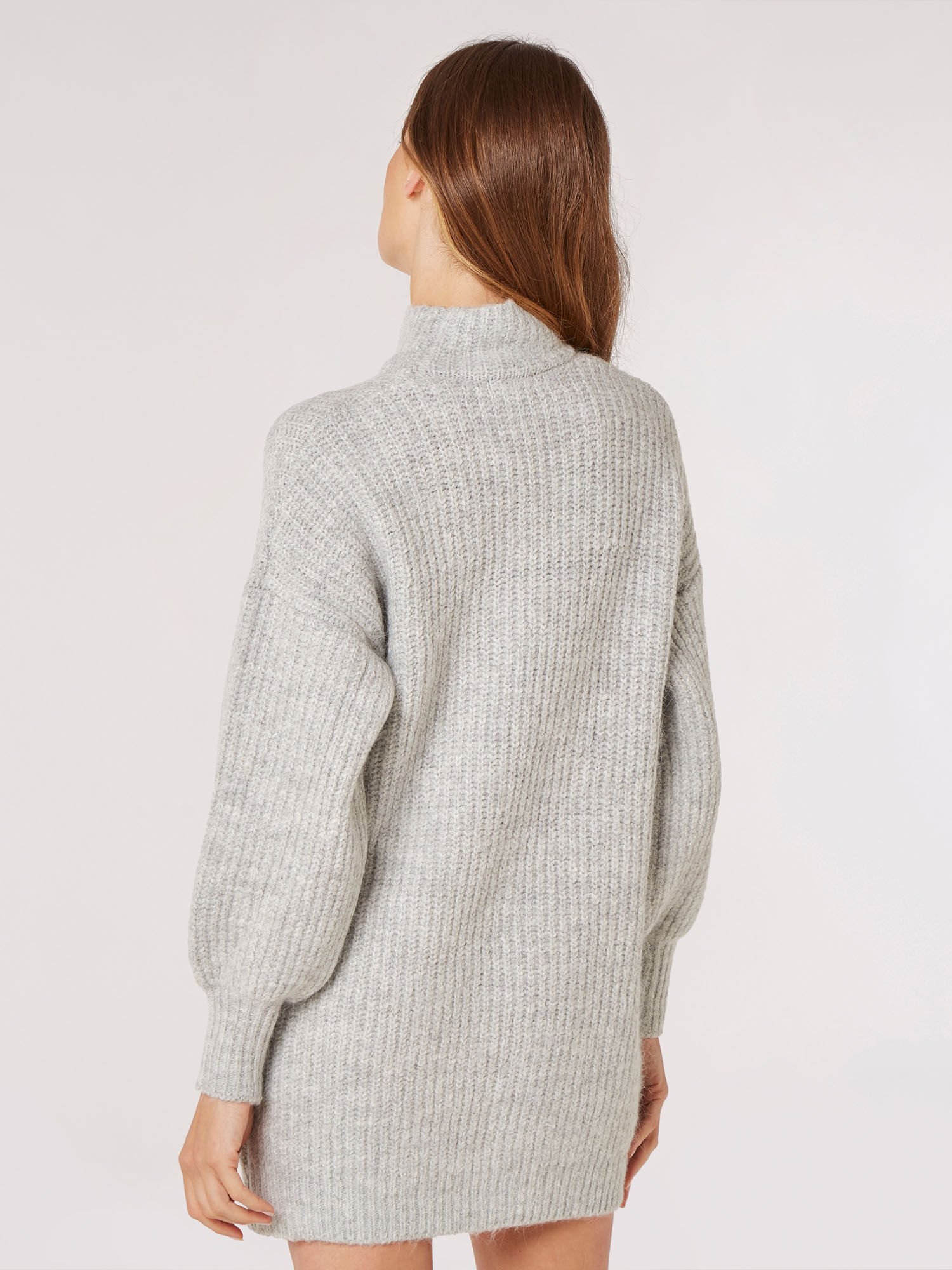 Robe laine grosse maille sale