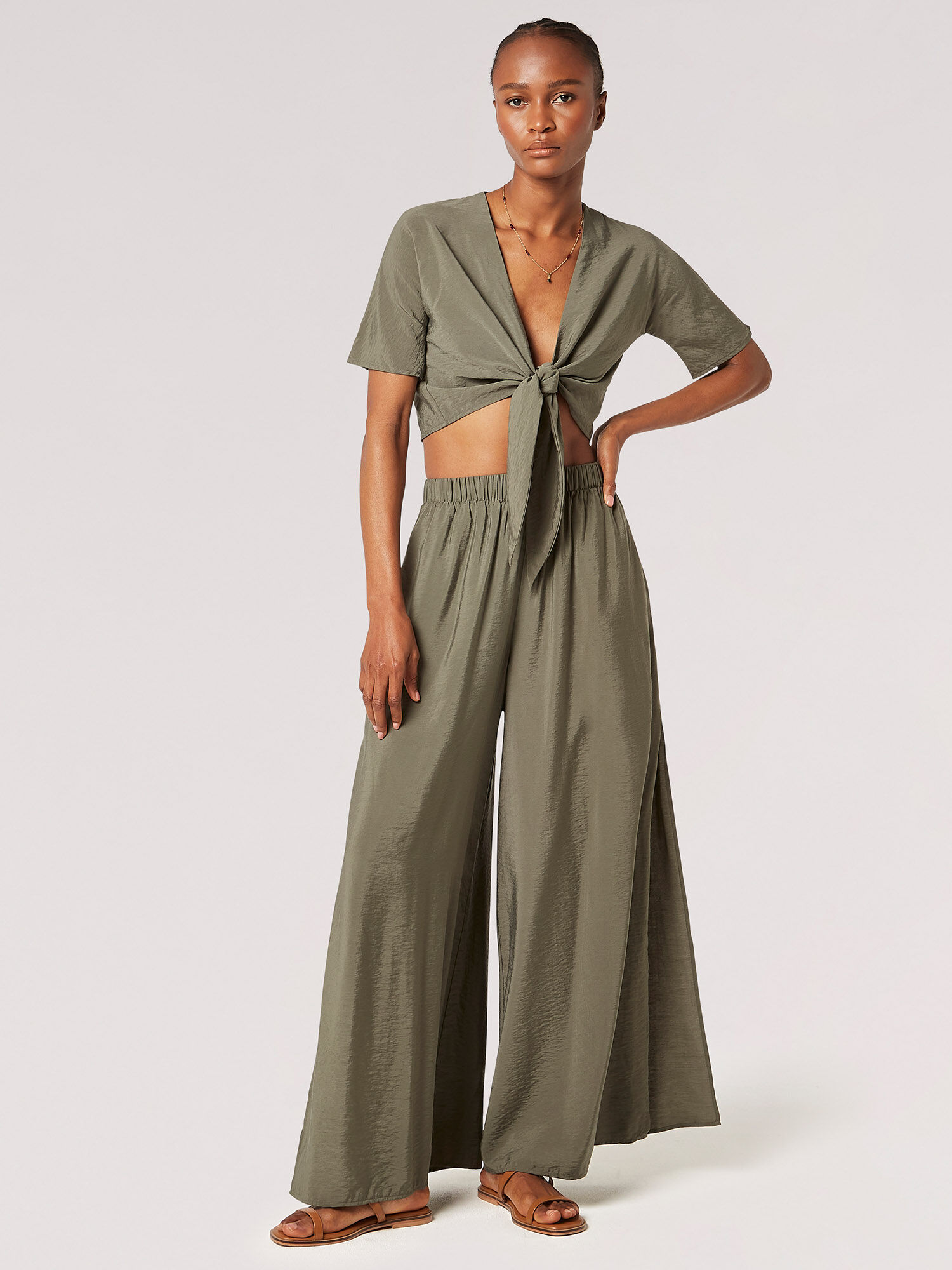Hose mit seitlichen schlitz clearance