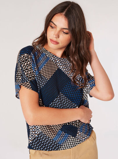 Geometric Patchwork Textured T-Shirt