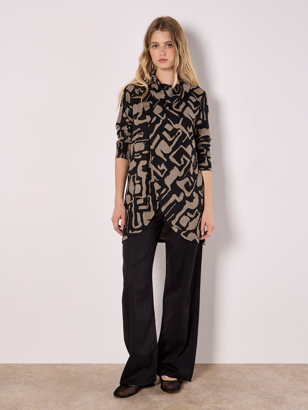 Abstract Geo Wrap Top