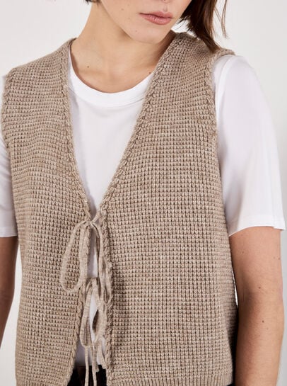 Scallop Edge Waffle Knit Waistcoat