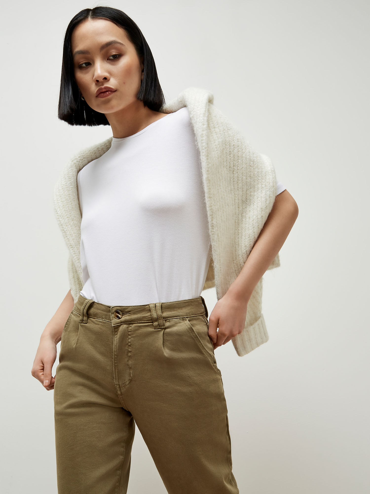 Chino Mid-Rise Mom Jeans | Apricot Clothing Chino Mid-Rise Mom Jeans | Apricot Clothing