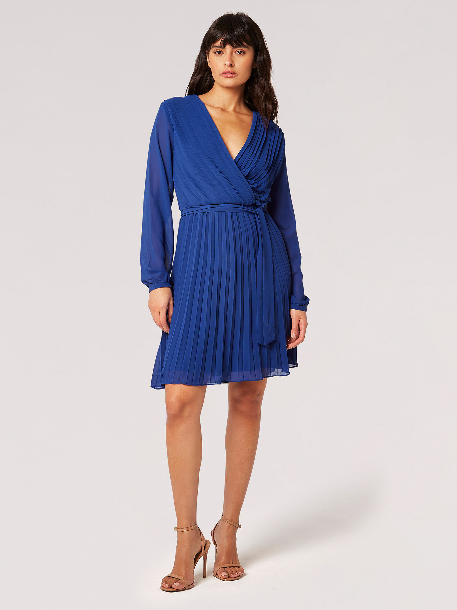 Mini robe portefeuille plissee en mousseline Vetements Apricot