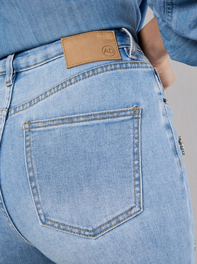 Slim Fit Rhinestone Pearl Jeans