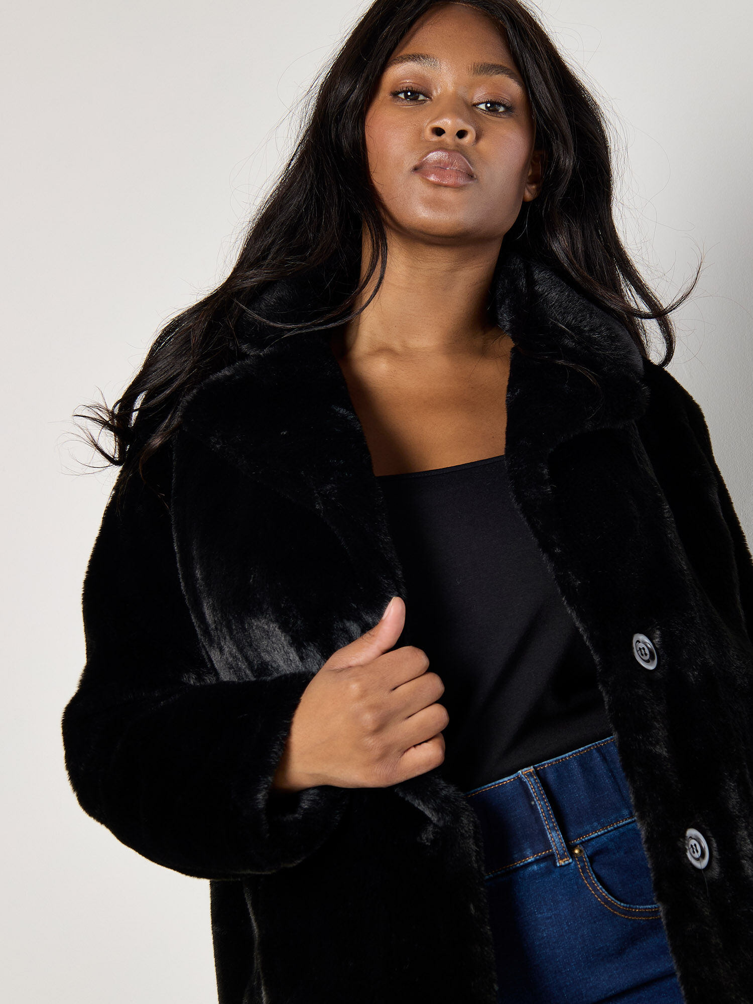 Curve Faux Fur Short Jacket Apricot Clothing