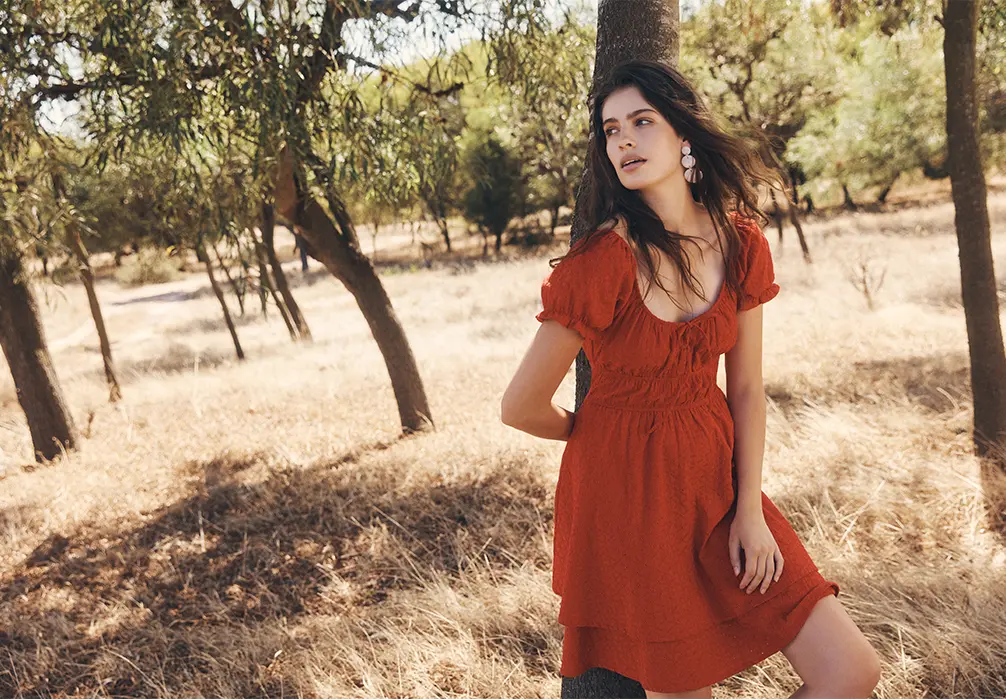 Capture the warm hues of the sunset with our bright & bold mini, midi & maxi dresses, eye-catching jumpsuits, tops & trousers