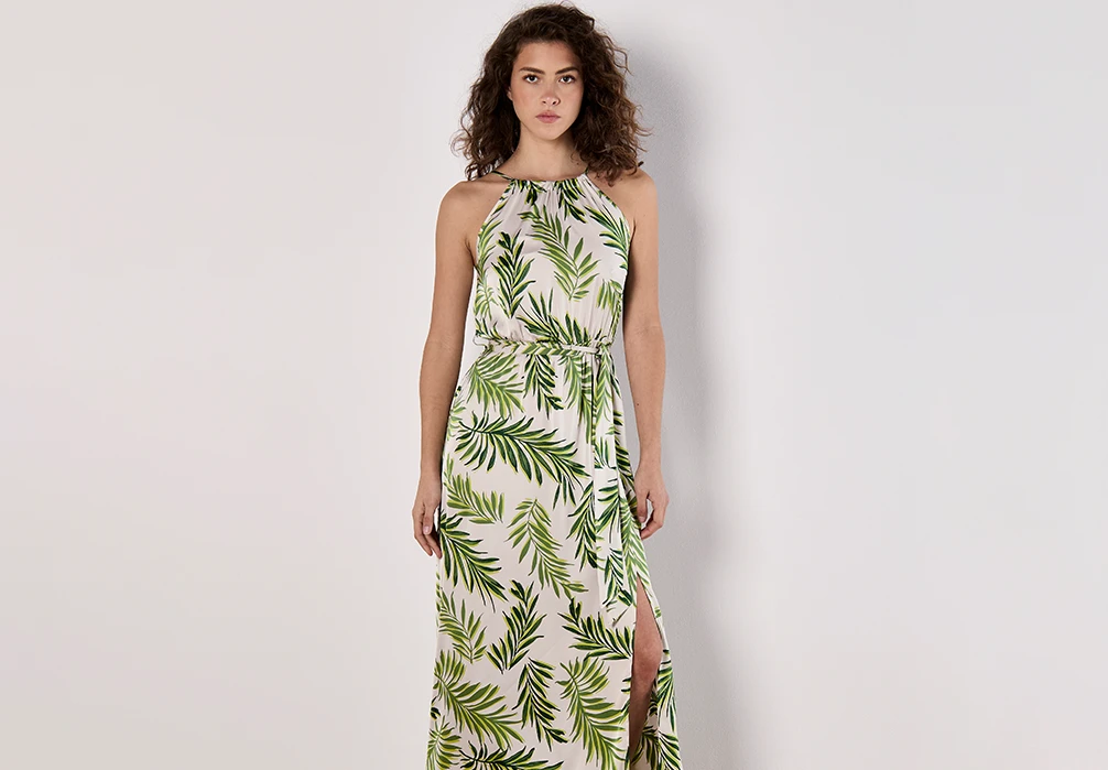 Vacation or staycation, pack a bag with our holiday essentials. Think free-flowing silhouettes, cotton & linen blend fabrics & sunshine-ready styles. Discover summer dresses in mini, midi & maxi lengths, chic co-ords, straw hats & sandals