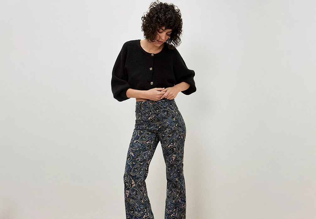 Discover playful prints and statement styles with our collection of mini, midi, and maxi dresses. Whether you're looking to revamp your workwear wardrobe with a shirt dress or find a figure-flattering bodycon for the next big event, we've got you covered.