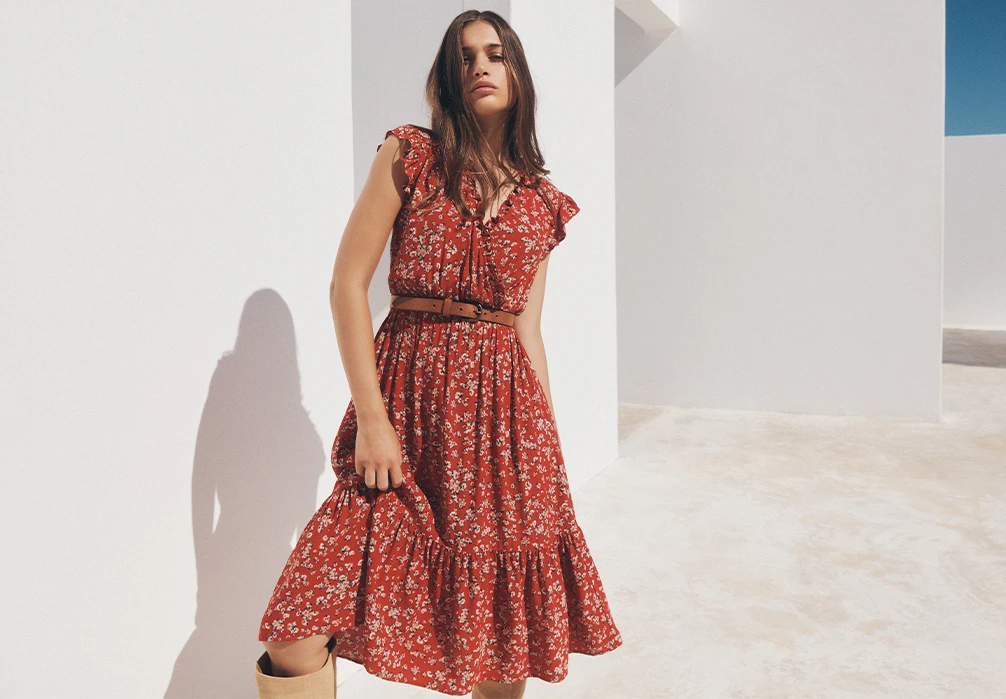 Elevate your summer wardrobe with feminine florals. From mini, midi & maxi dresses to tops, trousers & skirts, discover effortless elegance