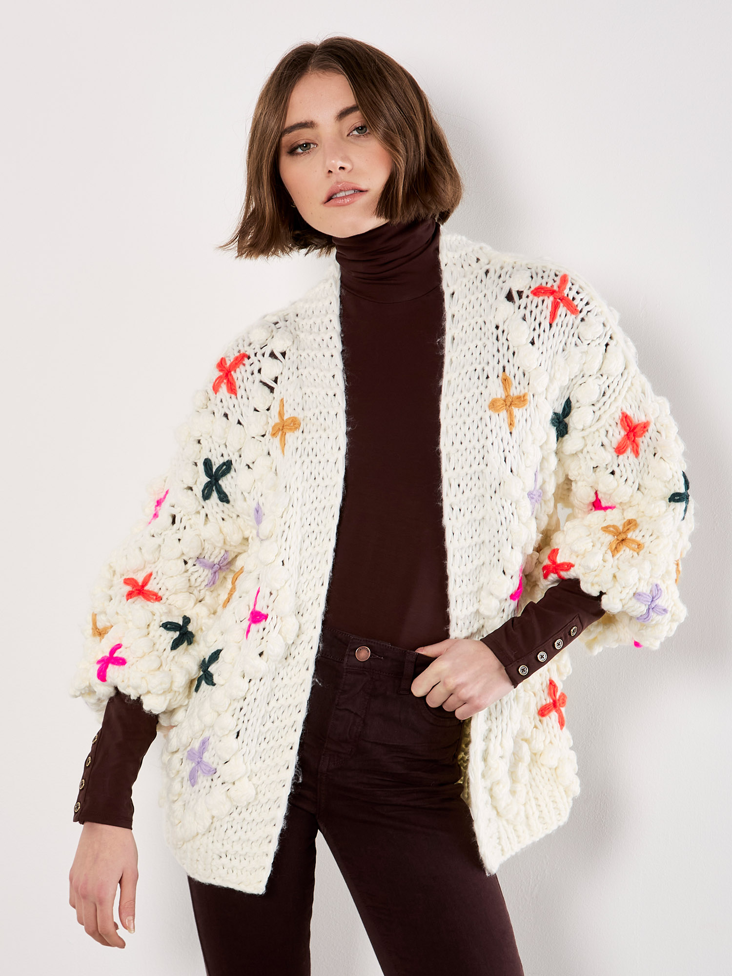 【chiro】CLANE  3D FLOWER CARDIGAN 🌸 𝟑𝐃 𝐅𝐥𝐨𝐰𝐞𝐫 𝐊𝐧𝐢𝐭 𝐂𝐚𝐫𝐝𝐢𝐠𝐚𝐧 - Soft, Cute