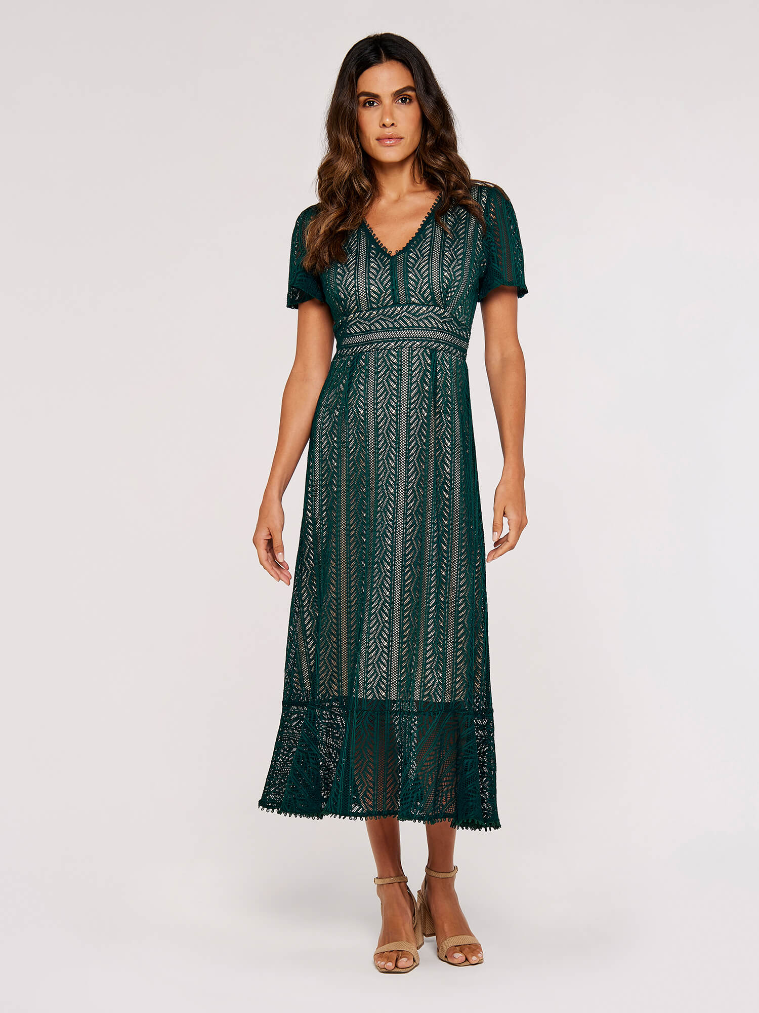 natura v neck lace midi dress V-Neck Sleeveless Lace Detail Midi Dress